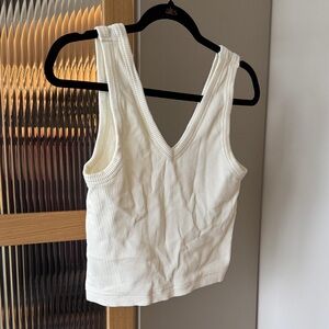 Old Navy Exhale Seamless V-Neck White Ribbed Tank Top